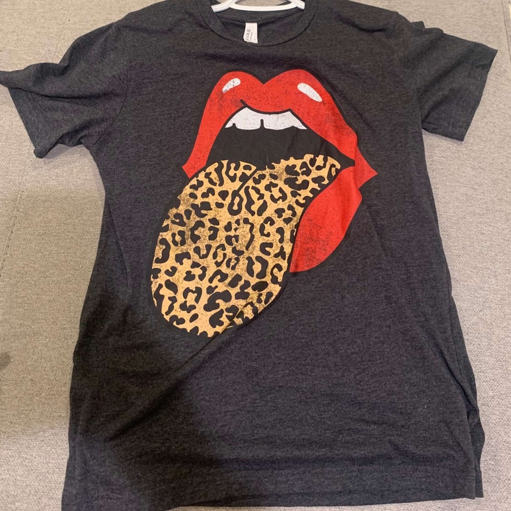 Oversized graphic tee! Rolling Stones 👅